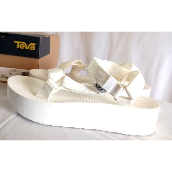 New Teva Flatform Universal White Sandals Women’s Size 10 Platform NIB Summer - Picture 4 of 7